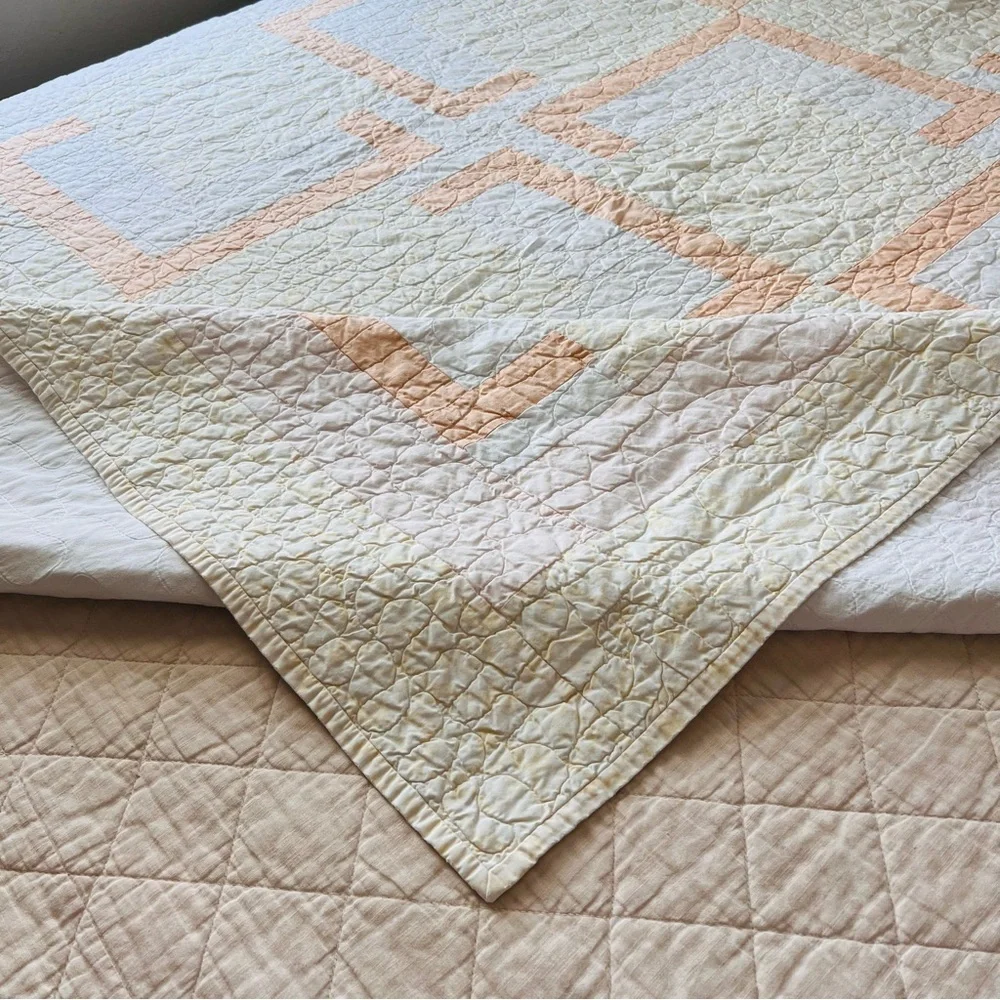 Vintage 1980s Handmade Quilt – 66” x 81” – Peach & Cream Geometric Design